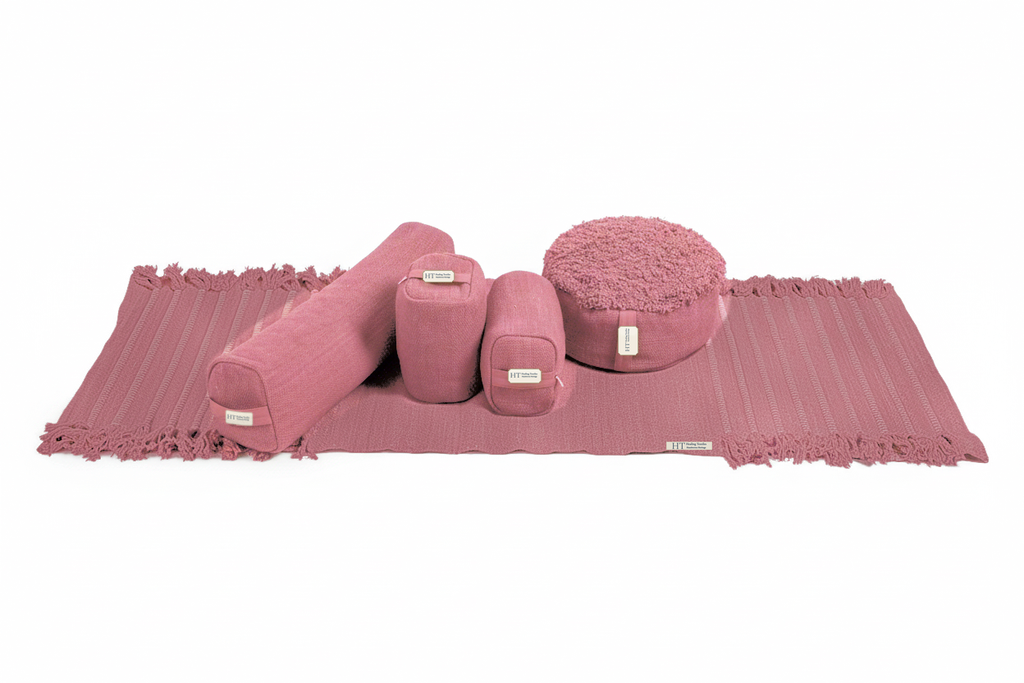 Sappanwood set: rose-red yoga mat with pranayama pillow, two yoga blocks and meditation cushion